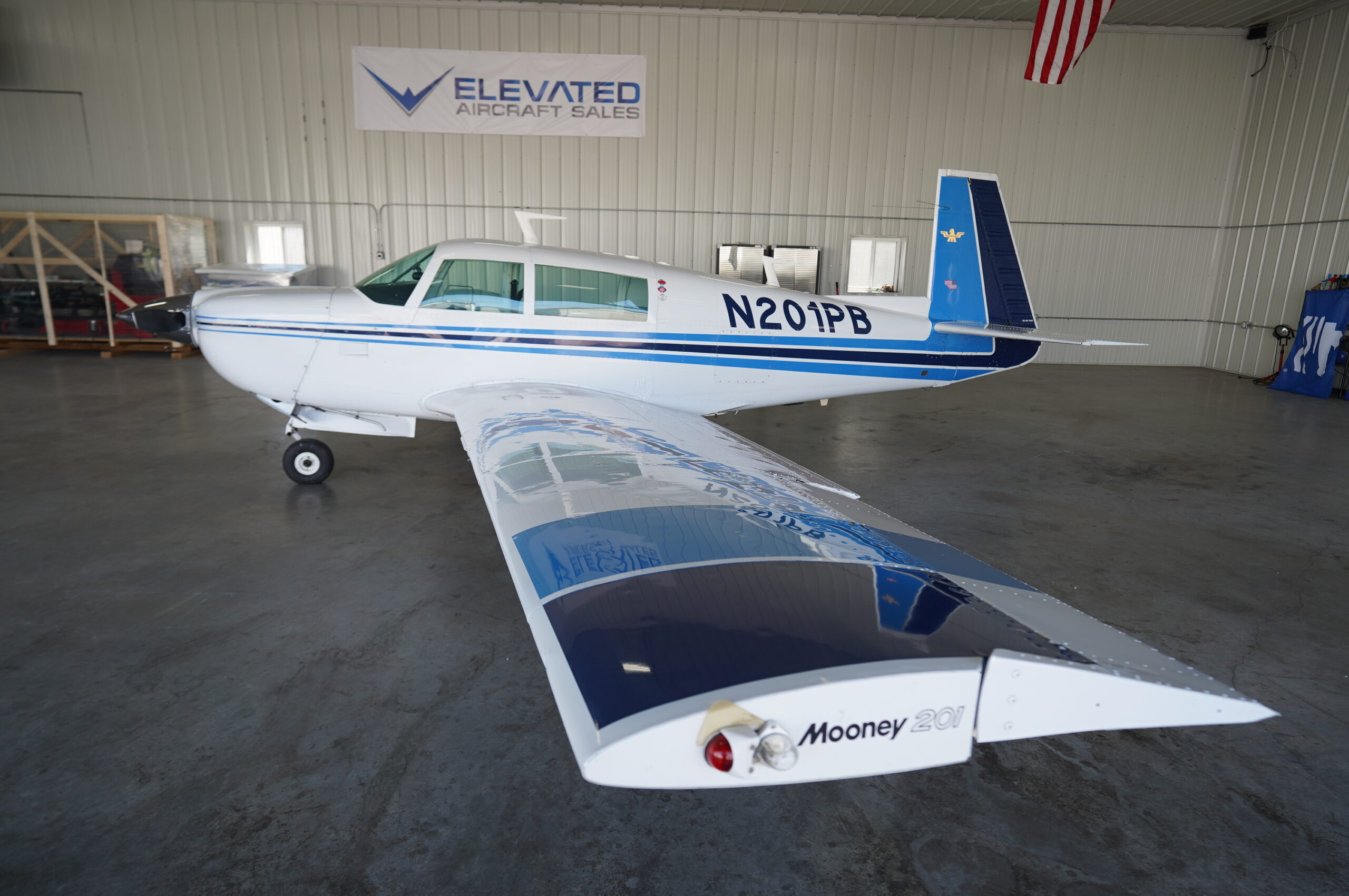 Mooney M20J Airplane Hangar